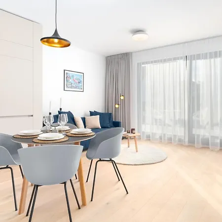 Days - Premium - Balcony