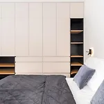 Days - Premium - Balcony شقة براغ