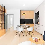Days - Premium - Balcony براغ
