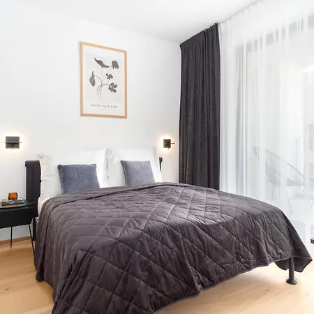 Days - Premium - Balcony Apartment Prag