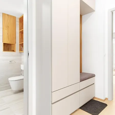 Apartment Days - Premium - Balcony *